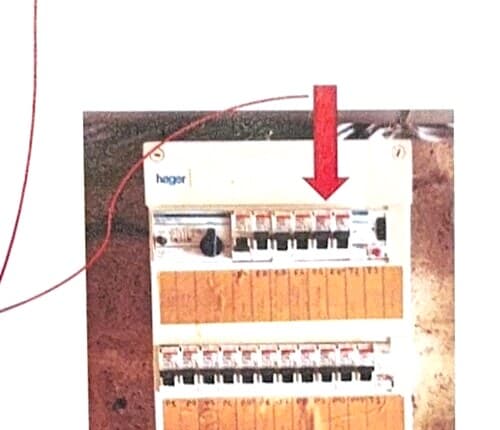 Tableau électrique dans le garage